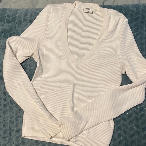 Abercrombie Knit Sweater - Picture 1 of 1